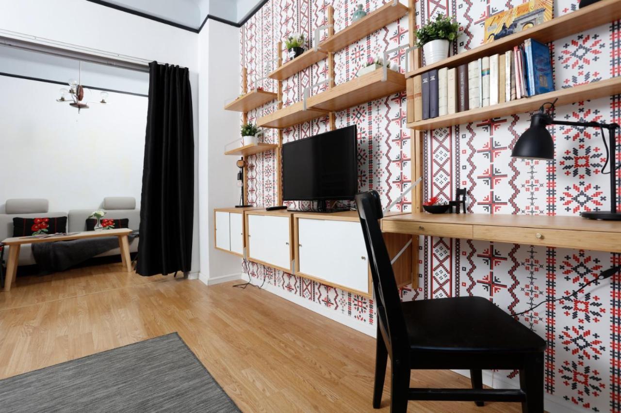 Traditional Modern 3 Bedroom In Center Apartment Bucharest