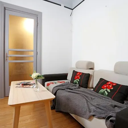 Traditional Modern 3 Bedroom Apartment In Center Bucarest Esterno foto