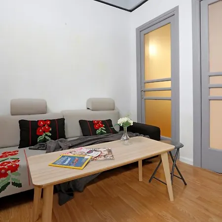 Traditional Modern 3 Bedroom Apartment In Center Bucarest Esterno foto
