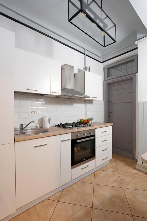 Appartamento Traditional Modern 3 Bedroom In Center Bucarest