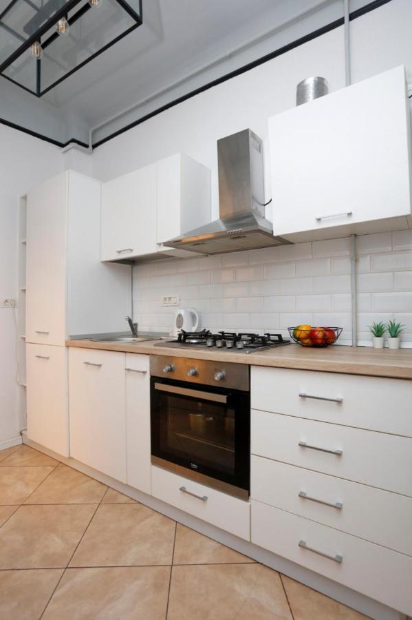 Traditional Modern 3 Bedroom In Center Appartamento *